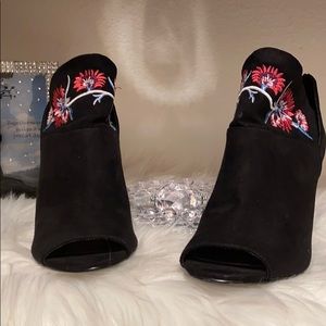 Carlos Santana open toe booties